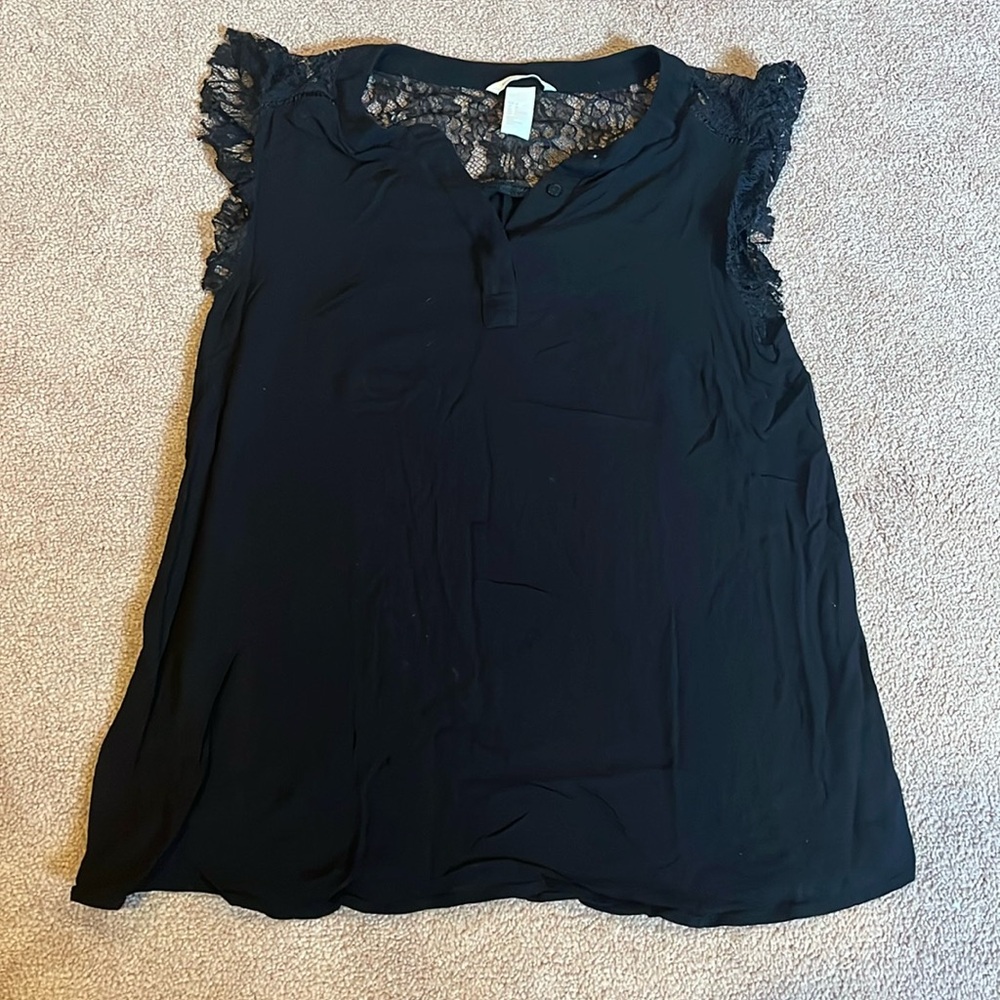 H&M maternity black cap sleeve blouse, lace detailing